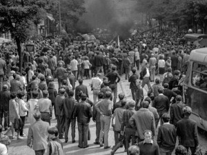 FOTO, VIDEO: Záběry, ze kterých mrazí. Události srpna 1968 zachycené na barevný film