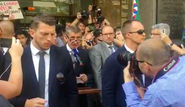 Česká republika si připomíná okupaci 1968, Babiše u Českého rozhlasu vypískali.