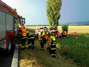 Hasiči připravují veřejnou sbírku pro zemřelého a těžce zraněného hasiče z nehody cisterny u Libivé