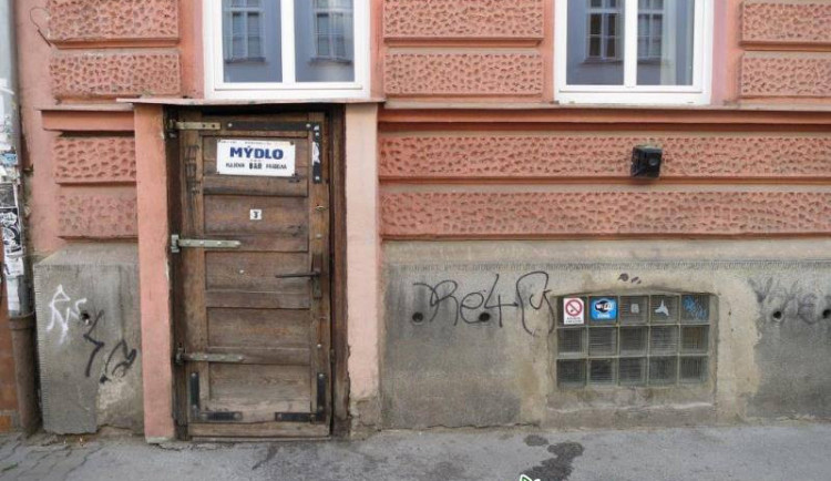 Hygienikům se nelíbilo Mýdlo. Tradiční brněnský bar zavřeli kvůli znečištění.