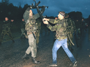 Civilisté si pod dohledem strakonických protiletadlovců vyzkoušeli  vojenský výcvik.