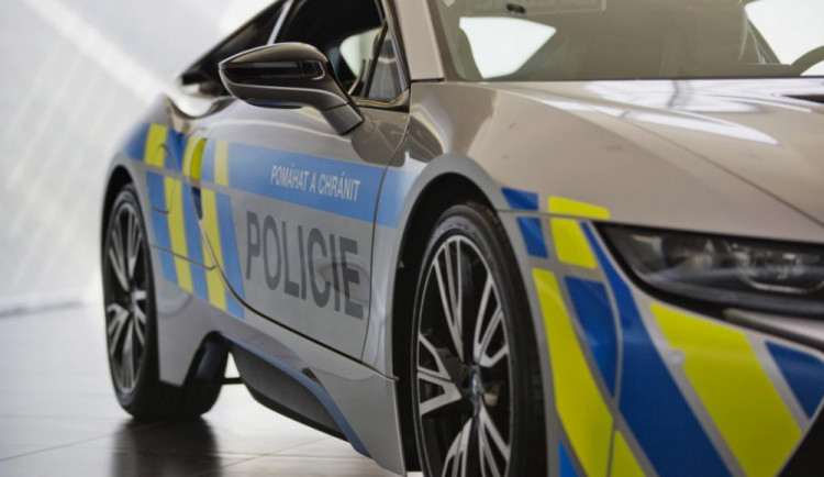 Policie zkouší v Plzeňském kraji superrychlé BMW, je spokojená.