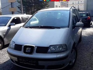 Ukradený Seat Alhambra.