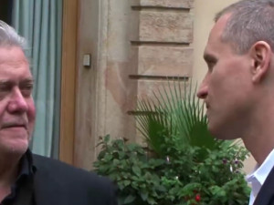 Hlavním vchodem do Lán. Jak se prezident Zeman opět sbližuje s nejtvrdším jádrem antiislamistů