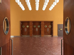 Největší sokolovna v Česku prošla rekonstrukcí. Dvoraně Stadionu se vrátila původní tvář.