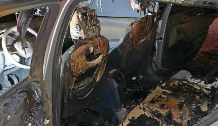 Zapálené auto náměstka primátora.