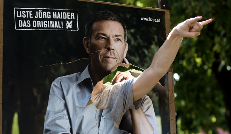 Ikona populistů Haider je deset let po smrti. Z dnešních názorů Miloše Zemana by měl radost.