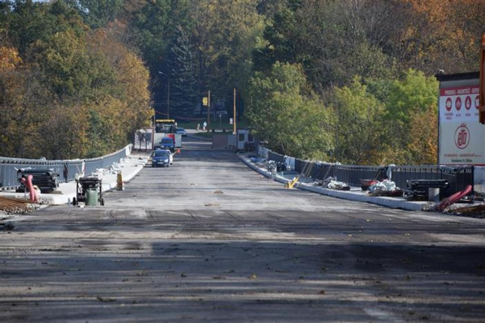 Rekonstrukce Brněnského mostu spěje do finále. Stavařům přeje počasí, termíny se stíhají 