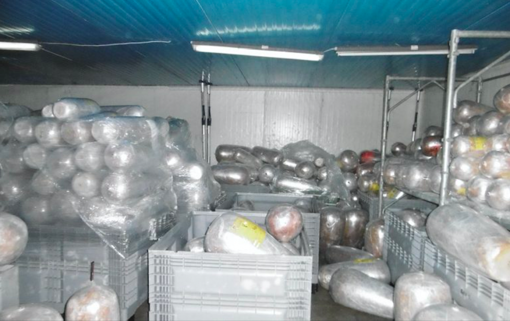 V Dolním Dvořišti byl odhalen nelegální sklad kebabů