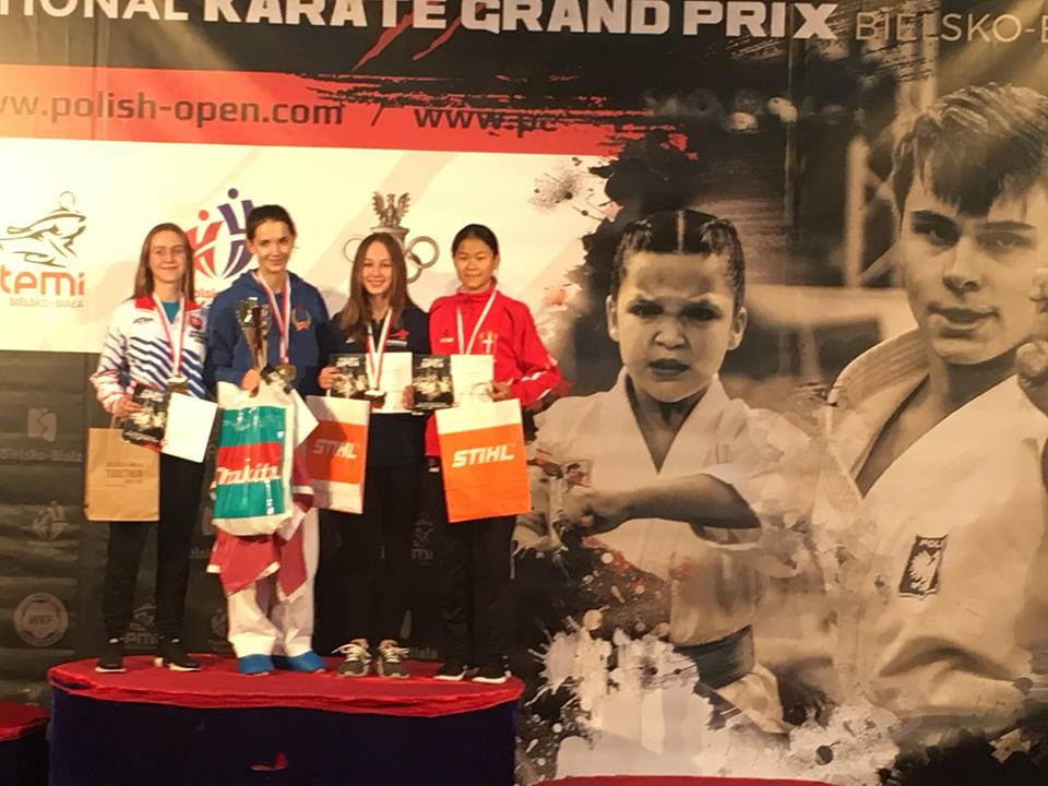 Budějcké karatistky bodovaly v Polsku. Hned tři si vezou domů medaile