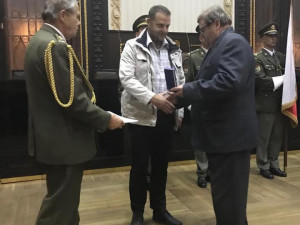 Komunista Ondráček dostal medaili od svazu bojovníků za svobodu