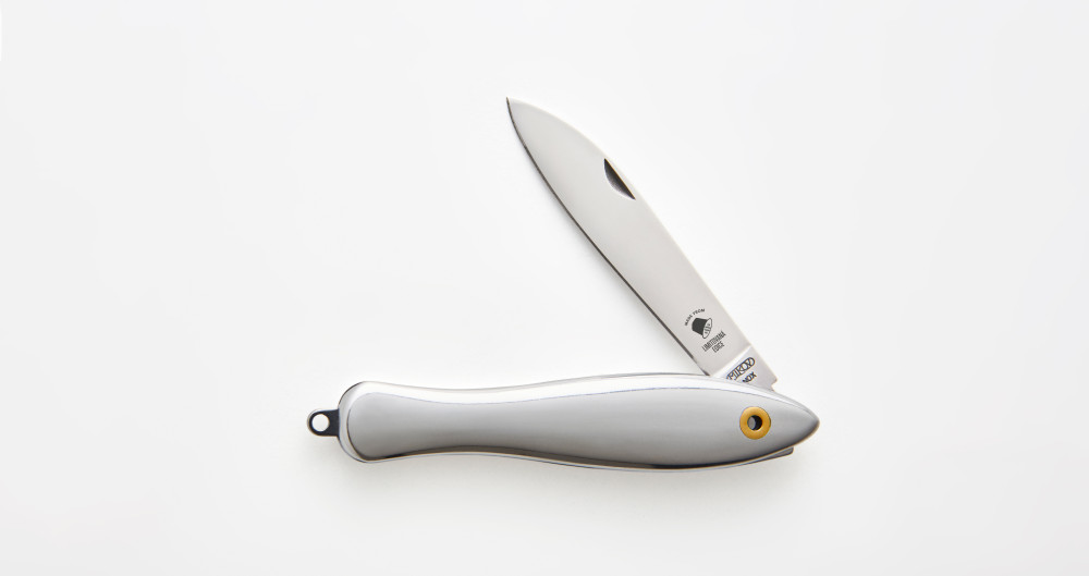 Legendární nožík rybička je nově z recyklovaných kapslí od kávy.