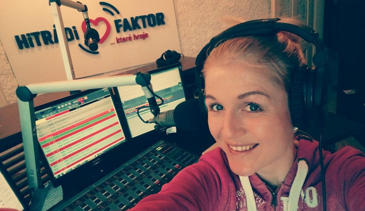 Namlouvat budějcké zastávky v autobusech není žádná party, spíš oznamovací tón, říká Adéla Jirkalová