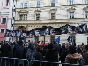 Tisíce lidí v Praze na Staromáku žádaly odchod premiéra.