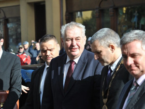 Zeman: Ve zprávě BIS nejsou důkazy o ruských a čínských špionech