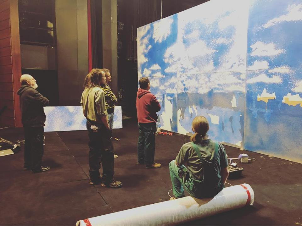 Příprava scény na zkoušku furiantů