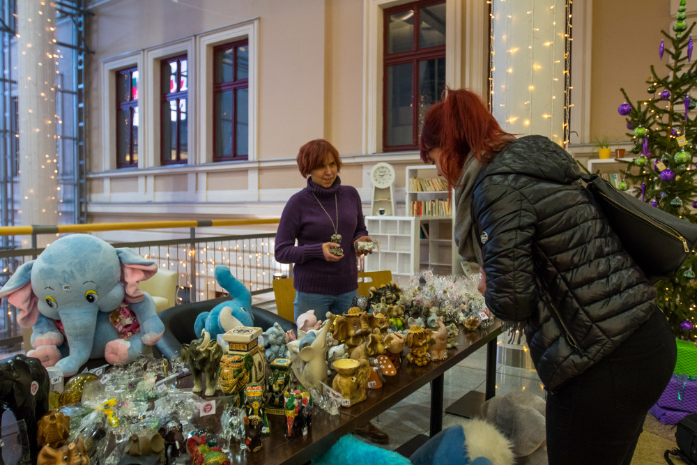 Charitativní prodej slonů pro Centrum Amelie