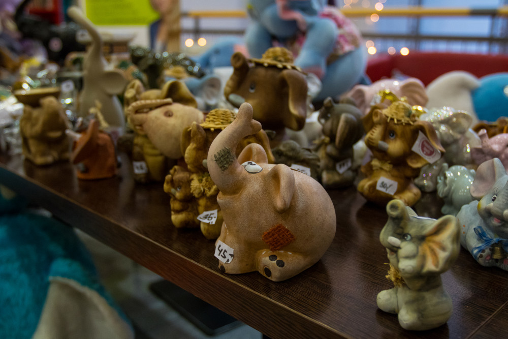 Charitativní prodej slonů pro Centrum Amelie