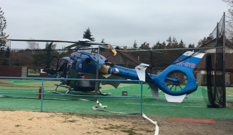 Vrtulník po nehodě.