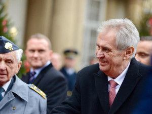 Prezident Zeman se rozhodl nejmenovat Ošťádala s Fajtem profesory