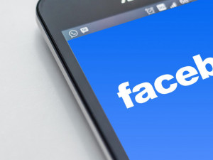 Facebook zavřel manipulativní účty skrytě napojené na Rusko