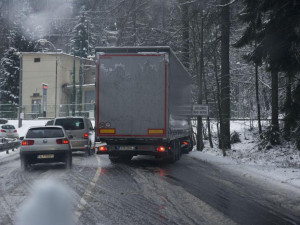 Na větší části Jihočeského kraje sněží, nejvíc na Prachaticku