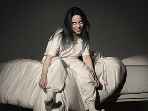 Billie Eilish: Teenagerka, které bude patřit rok 2019, přijede do Prahy