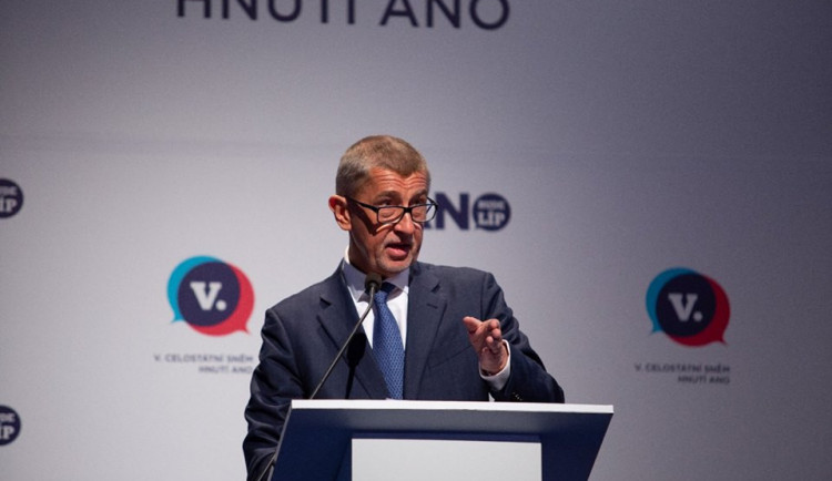 Andrej Babiš podle očekávání obhájil pozici předsedy hnutí ANO.