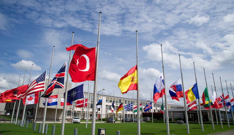 Členství v NATO podle analytiků zakotvilo Česko na Západě