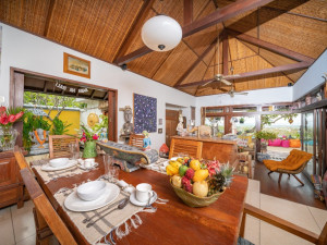 Opustili všechny a všechno, co jsme milovali. Sbalili celý svůj život do dvou kufrů, vzpomíná „Bába na Bali“.