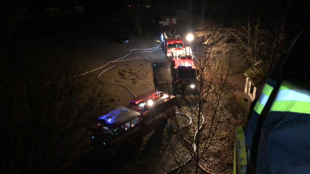 Ve Stráži nad Nežárkou začal hořet bývalý lihovar. Hasiči vyhlásili druhý stupeň poplachu