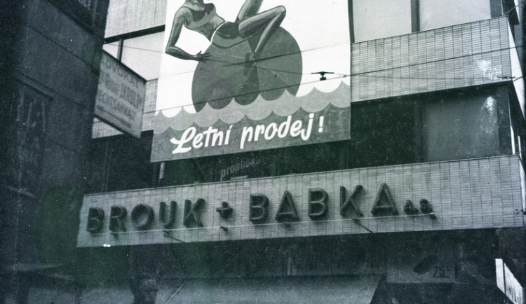 Krása starých sloganů a reklam.