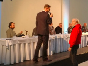 VIDEO: Ve Veletržním paláci se konala debata o SEFO. Řediteli Muzea umění bylo na konci debaty zabráněno vystoupit