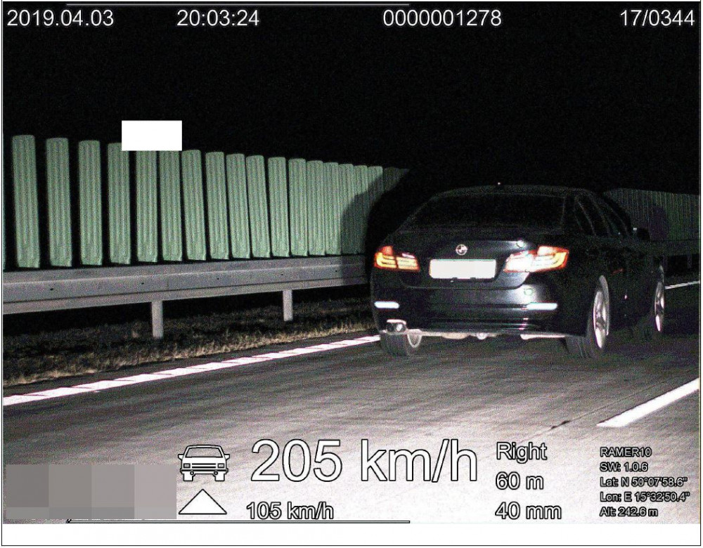 Auto jedoucí 205 km/h