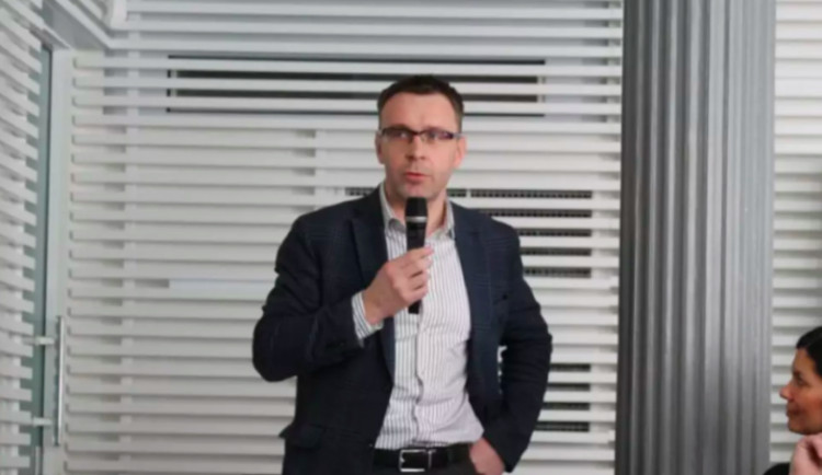 Nového ministra dopravy čeká mnoho práce, shodli se experti. Ťoka má nahradit Kremlík.