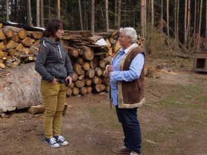 VIDEO/FOTO: Křik a emoce. Chovatelka lvů z jihu Čech opětovně nedostala povolení k jejich chovu