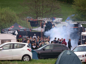 Na několika místech ČR se konají technoparty, zatím bez problémů