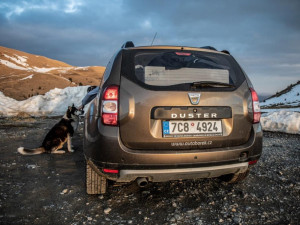 SUV nebylo nikdy dostupnější. Duster obstál na jihočeských silnicích i v rumunských horách.