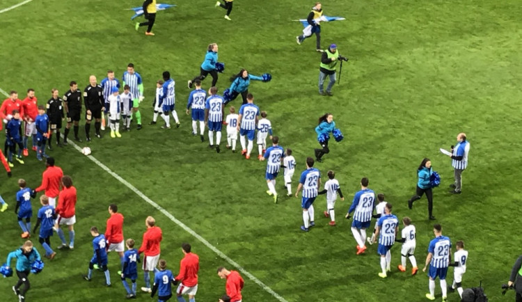 Na trávník za Slovan nastoupilo jedenáct Šuralů. Liberec se rozloučil s tragicky zesnulým fotbalistou.