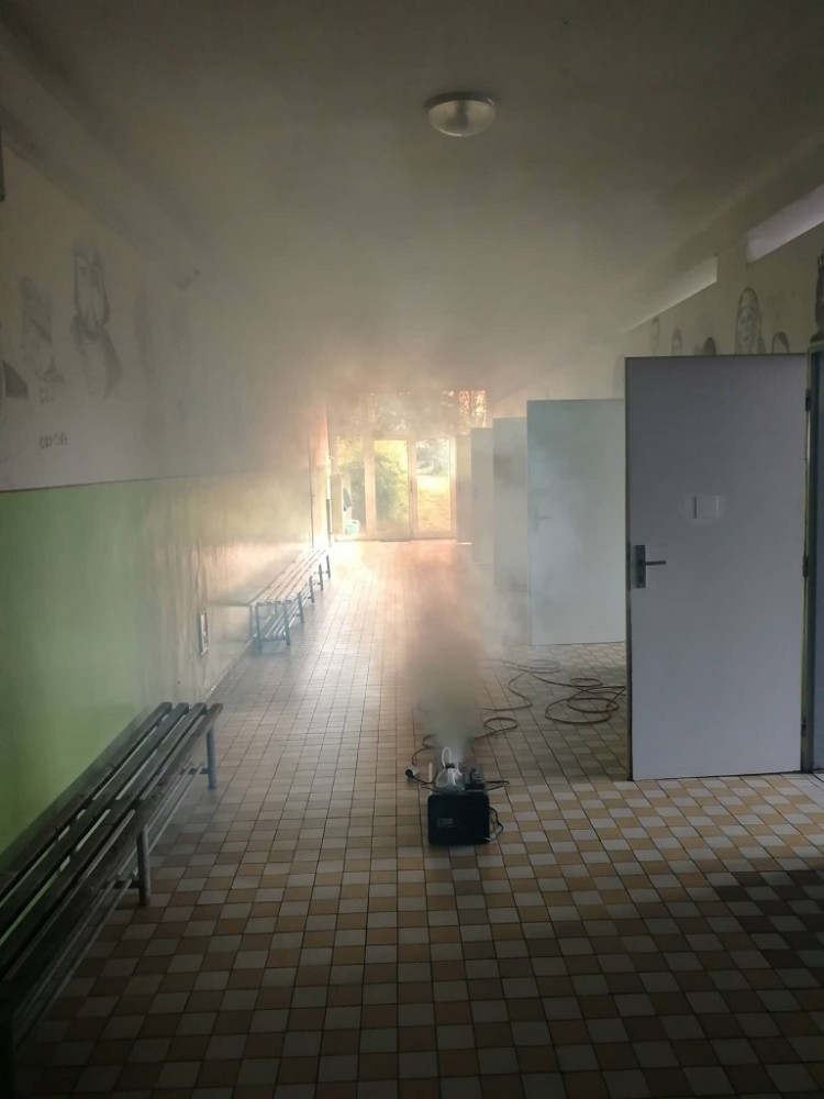 Evakuace školy v Jablonném