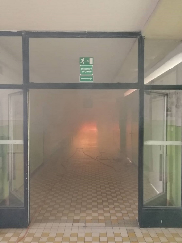 Evakuace školy v Jablonném