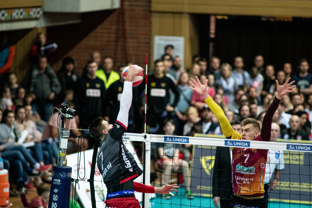 Tři tisíce fanoušků hnaly Jihostroj za titulem. Volejbalisté po dvou letech vrátili titul na domácí půdu