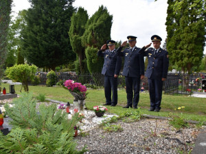 Velitel hasičů zahynul při zásahu. Jeho kolegové si ho i po sedmadvaceti letech připomínájí