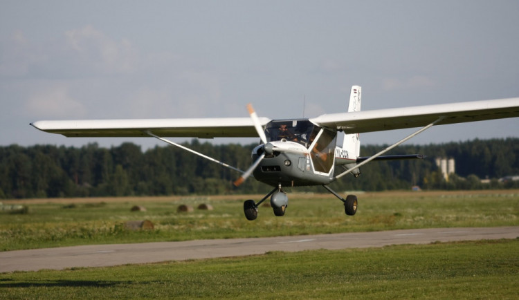 Další letecká nehoda na Přerovsku. Komplikace přišly při přistávání