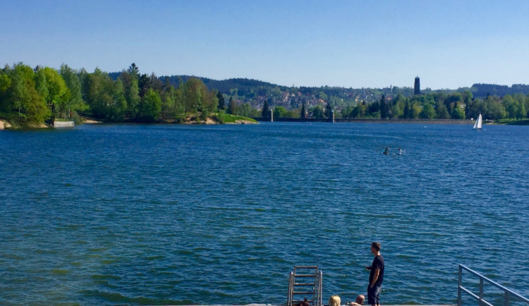 Největší negativa jablonecké přehrady? Záchody i vzhled stánků