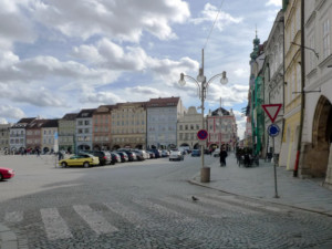 Náměstí od krajinské původně.