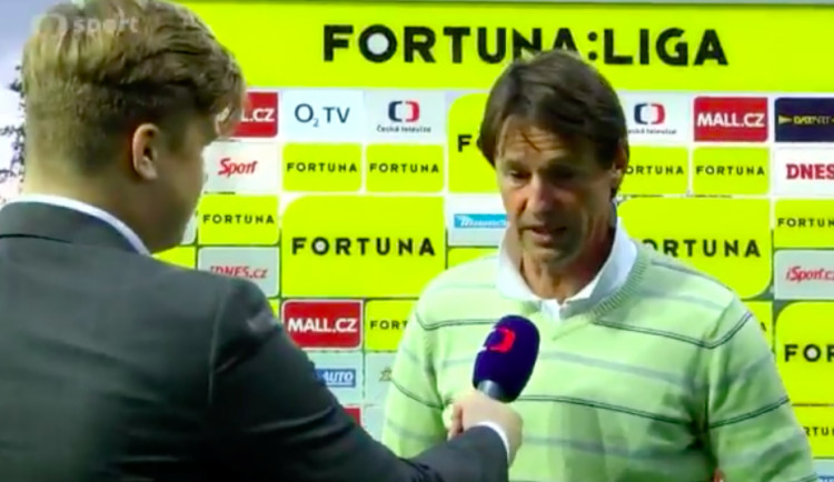 Karvinský trenér Straka se o vítězství dozvěděl až od reportéra.