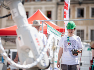 V Budějcích začal sochařský festival, sochy tiskne i robot.