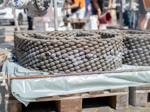 V Budějcích začal sochařský festival, sochy tiskne i robot.