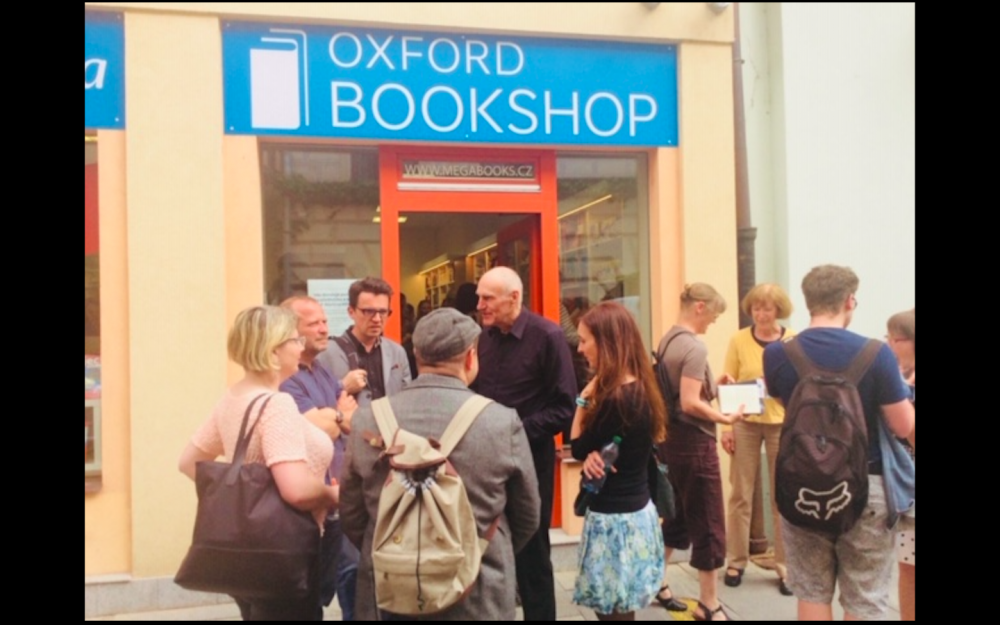 Kvalitní cizojazyčnou literaturu nakupují Budějčáci už rok v Oxford Bookshop
